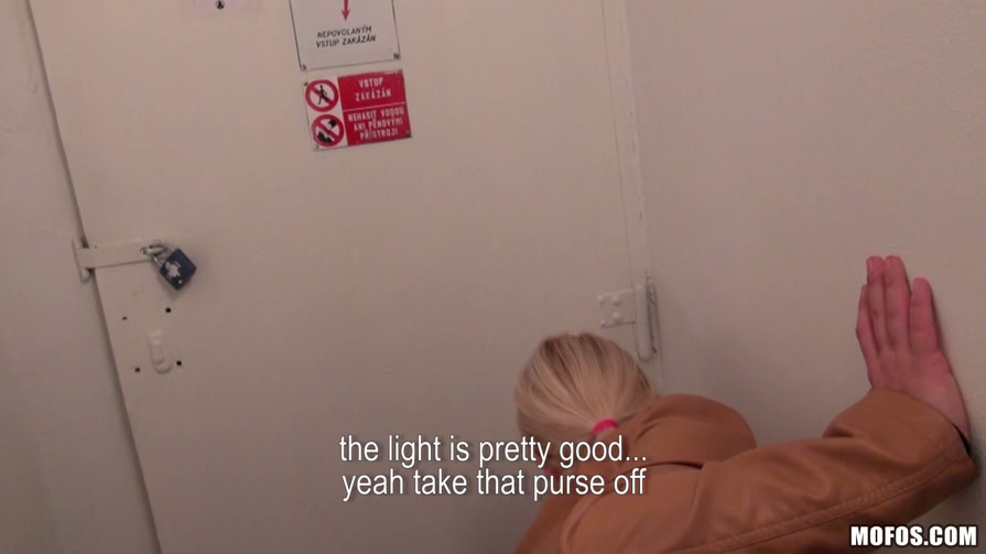 PublicPickups - Tonya - Ass in an Apartment Hallway